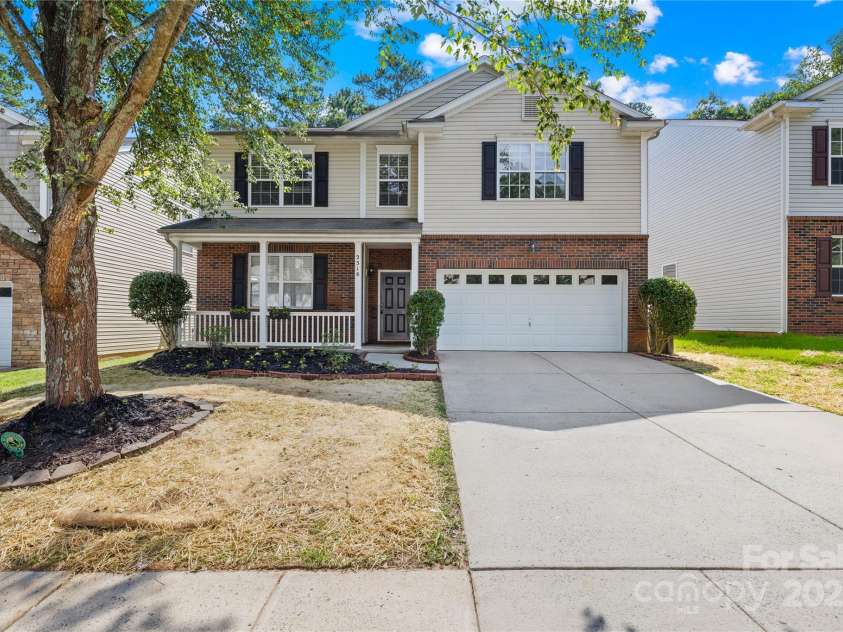 2316 Savannah Hills Drive, Matthews, NC 28105.  MLS# CAR4276271, YatesRealty ID 29208. 