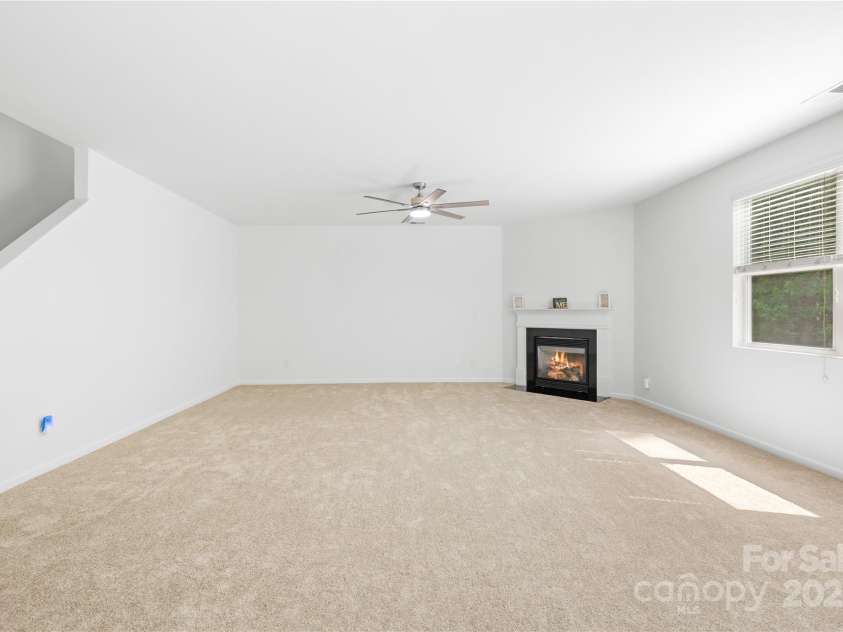 2316 Savannah Hills Drive, Matthews, NC 28105.  MLS# CAR4276271, YatesRealty ID 29208. 