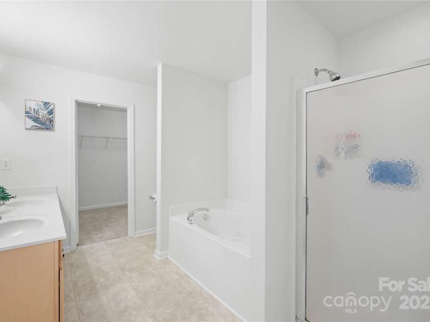 2316 Savannah Hills Drive, Matthews, NC 28105.  MLS# CAR4276271, YatesRealty ID 29208. 