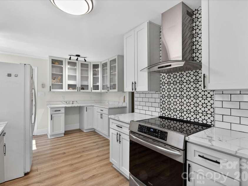 2645 Walker Road, Matthews, NC 28105.  MLS# CAR4382733, YatesRealty ID 29208. 