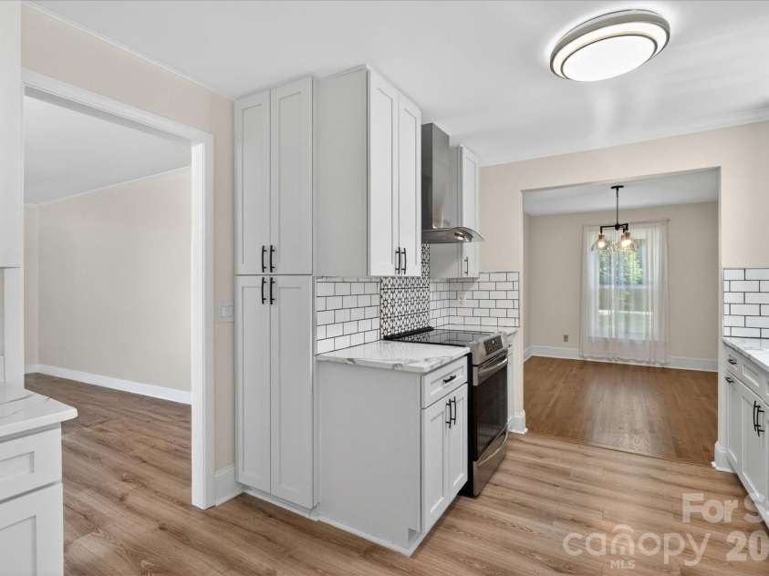 2645 Walker Road, Matthews, NC 28105.  MLS# CAR4382733, YatesRealty ID 29208. 