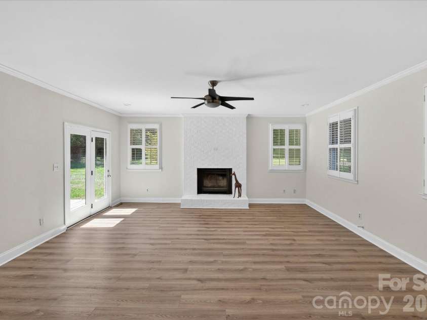2645 Walker Road, Matthews, NC 28105.  MLS# CAR4382733, YatesRealty ID 29208. 