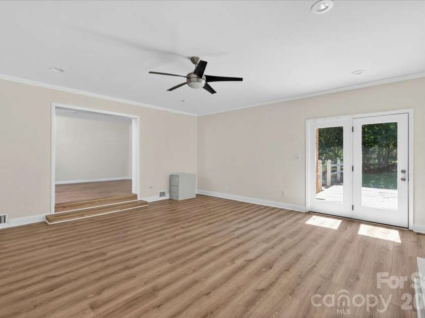 2645 Walker Road, Matthews, NC 28105.  MLS# CAR4382733, YatesRealty ID 29208. 