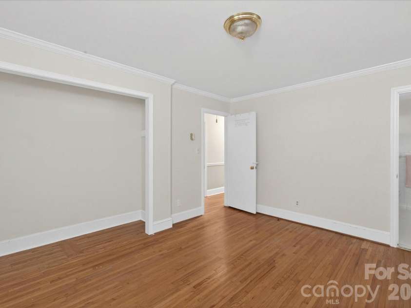 2645 Walker Road, Matthews, NC 28105.  MLS# CAR4382733, YatesRealty ID 29208. 