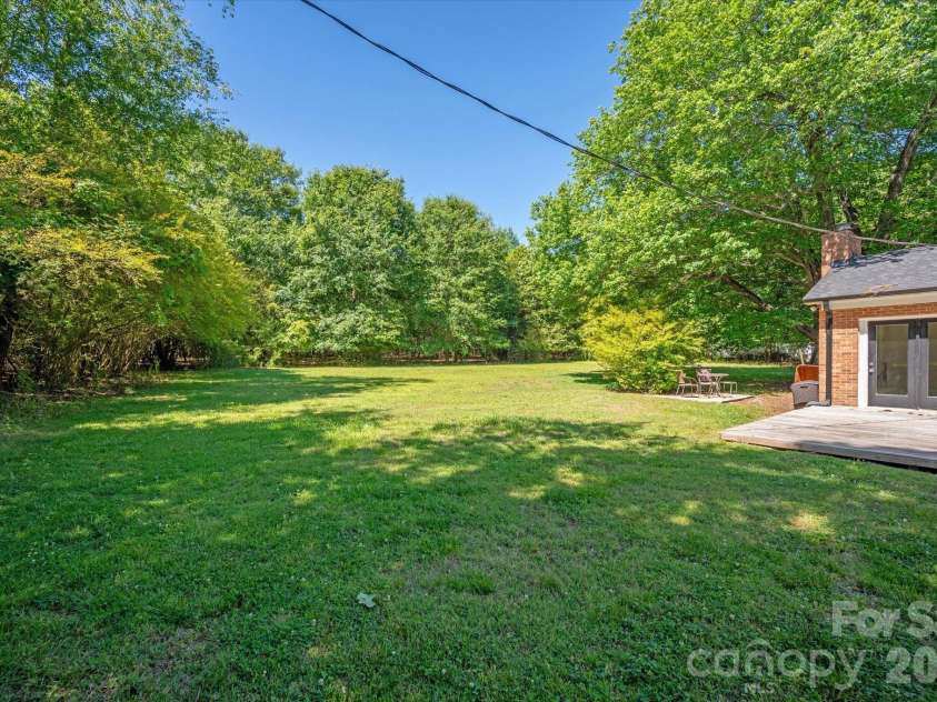 2645 Walker Road, Matthews, NC 28105.  MLS# CAR4382733, YatesRealty ID 29208. 