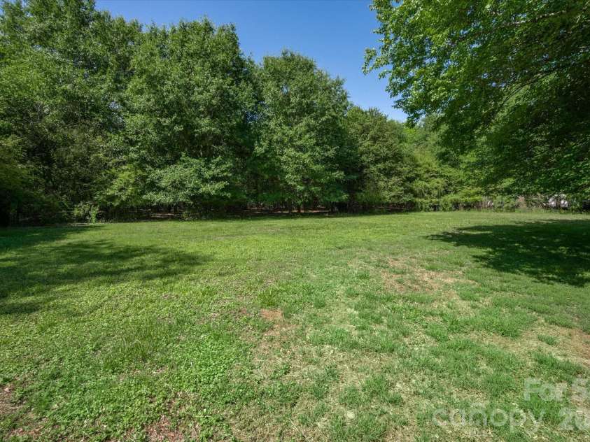 2645 Walker Road, Matthews, NC 28105.  MLS# CAR4382733, YatesRealty ID 29208. 