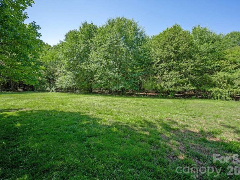 2645 Walker Road, Matthews, NC 28105.  MLS# CAR4382733, YatesRealty ID 29208. 