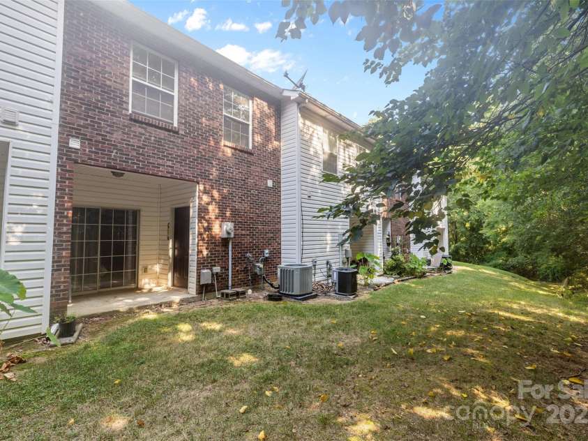 2476 Ryerson Court, Charlotte, NC 28213.  MLS# CAR4280530, YatesRealty ID 29209. 