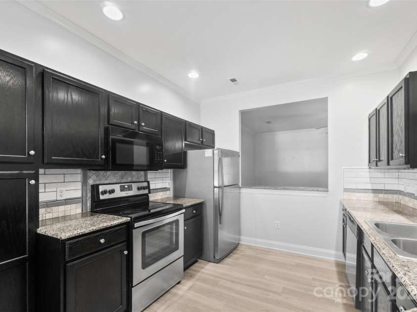 2476 Ryerson Court, Charlotte, NC 28213.  MLS# CAR4280530, YatesRealty ID 29209. 