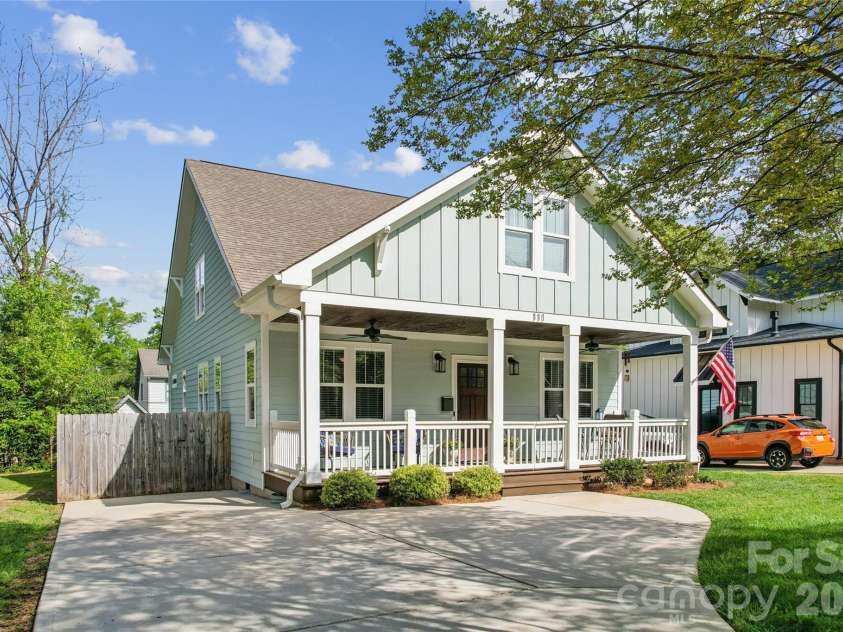 111 Turner Avenue, Charlotte, NC 28216.  MLS# CAR4367632, YatesRealty ID 29211. 