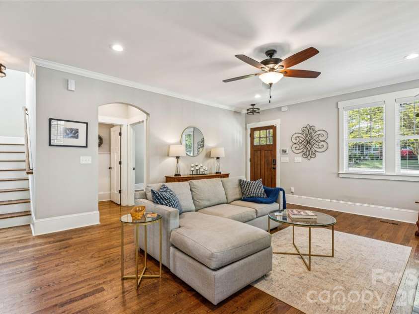 111 Turner Avenue, Charlotte, NC 28216.  MLS# CAR4367632, YatesRealty ID 29211. 