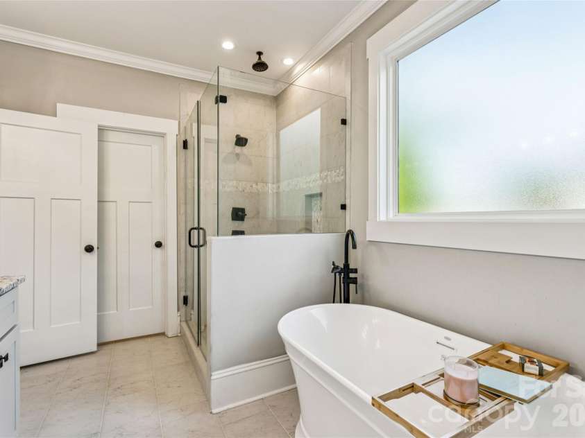 111 Turner Avenue, Charlotte, NC 28216.  MLS# CAR4367632, YatesRealty ID 29211. 