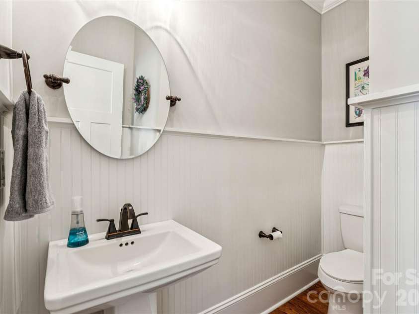 111 Turner Avenue, Charlotte, NC 28216.  MLS# CAR4367632, YatesRealty ID 29211. 