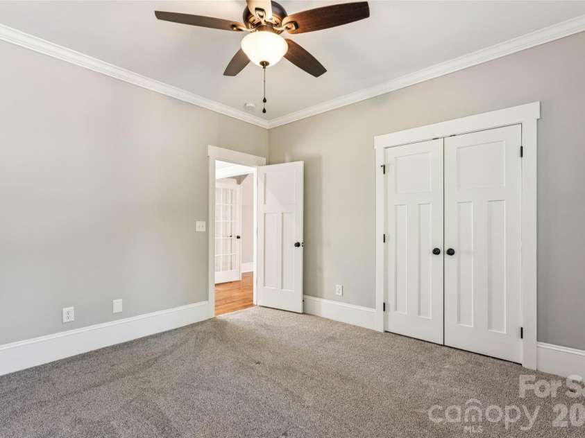 111 Turner Avenue, Charlotte, NC 28216.  MLS# CAR4367632, YatesRealty ID 29211. 