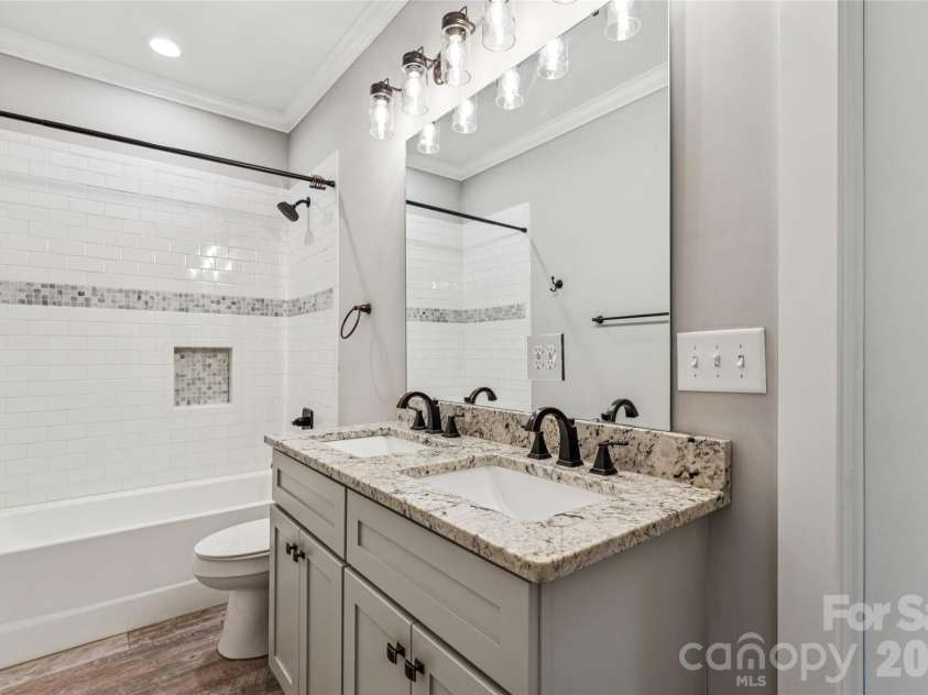 111 Turner Avenue, Charlotte, NC 28216.  MLS# CAR4367632, YatesRealty ID 29211. 