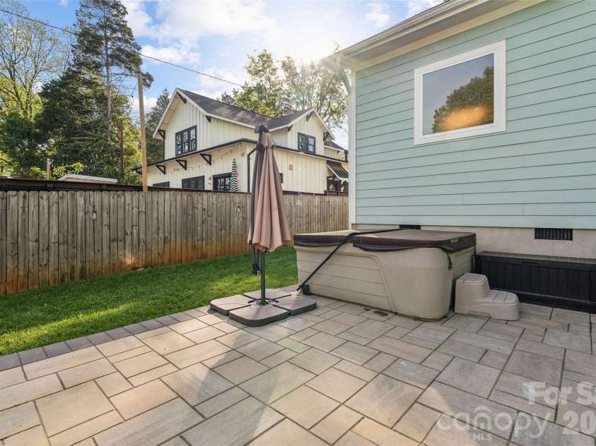 111 Turner Avenue, Charlotte, NC 28216.  MLS# CAR4367632, YatesRealty ID 29211. 