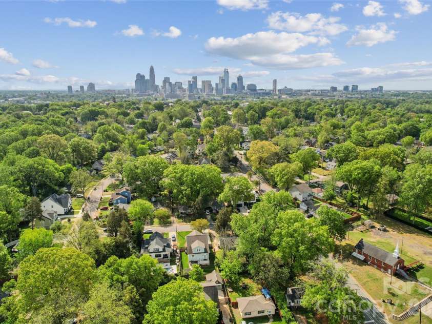 111 Turner Avenue, Charlotte, NC 28216.  MLS# CAR4367632, YatesRealty ID 29211. 