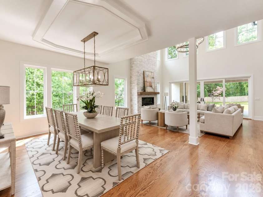 3032 Northampton Drive, Charlotte, NC 28210.  MLS# CAR4367556, YatesRealty ID 29212. 