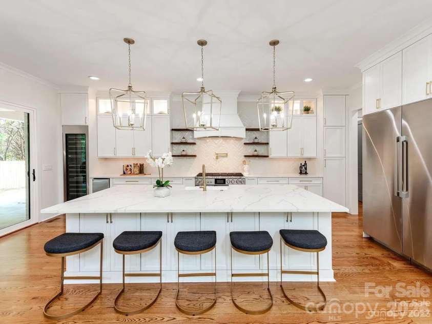 3032 Northampton Drive, Charlotte, NC 28210.  MLS# CAR4367556, YatesRealty ID 29212. 