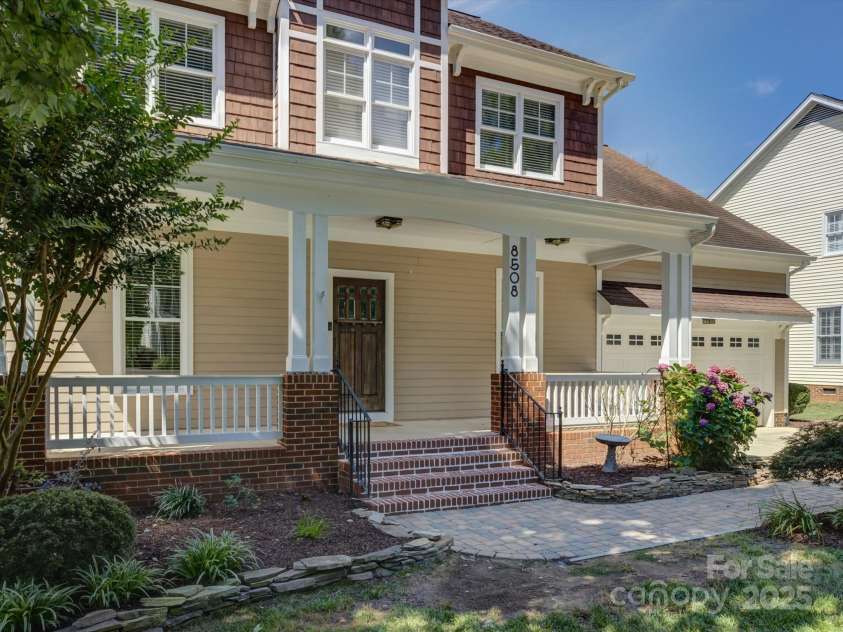 8508 Sandowne Lane, Huntersville, NC 28078.  MLS# CAR4270595, YatesRealty ID 29212. 