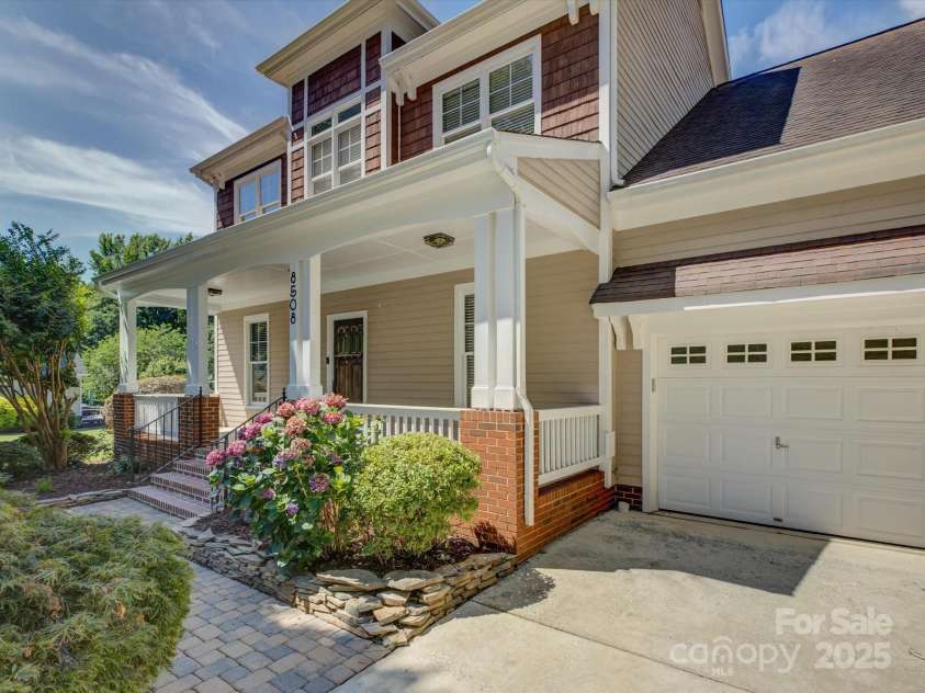 8508 Sandowne Lane, Huntersville, NC 28078.  MLS# CAR4270595, YatesRealty ID 29212. 