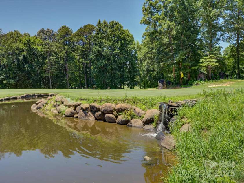 8508 Sandowne Lane, Huntersville, NC 28078.  MLS# CAR4270595, YatesRealty ID 29212. 