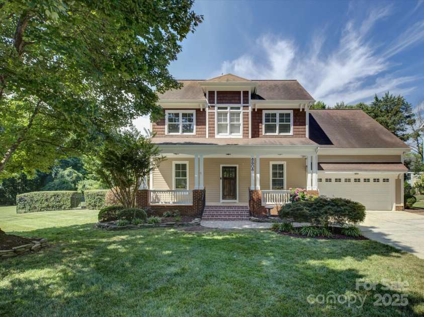 8508 Sandowne Lane, Huntersville, NC 28078.  MLS# CAR4270595, YatesRealty ID 29212. 