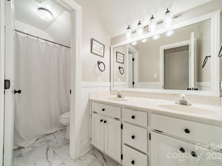 446 Farm Branch Drive, Fort Mill, SC 29715.  MLS# CAR4276581, YatesRealty ID 29213. 