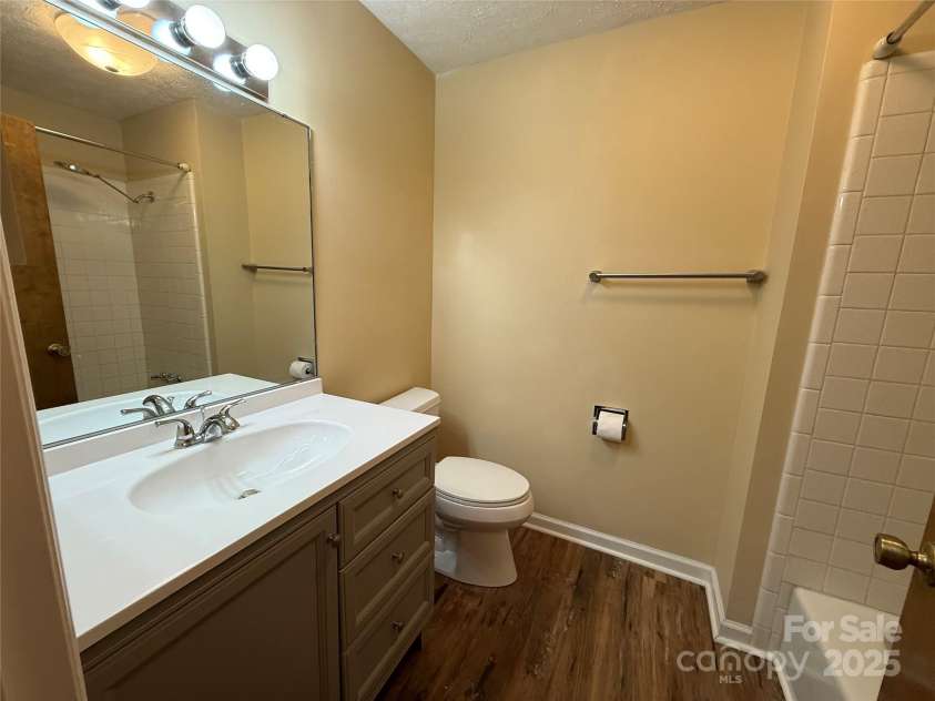 212 Fallen Timber Road, Hendersonville, NC 28791.  MLS# CAR4269973, YatesRealty ID 29214. 