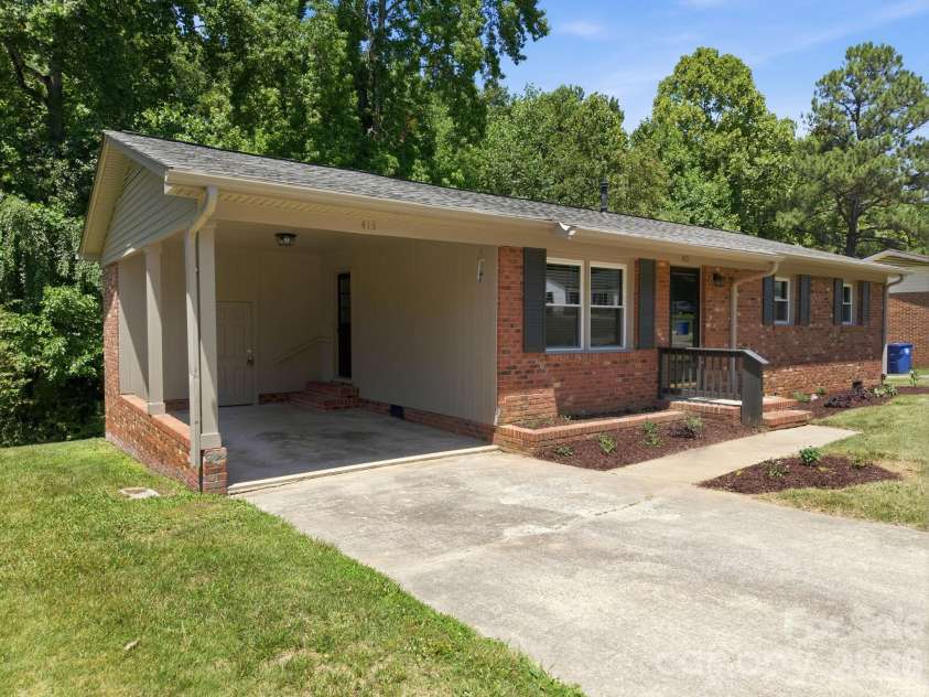 413 Mclelland Avenue, Mooresville, NC 28115.  MLS# CAR4379250, YatesRealty ID 29214. 