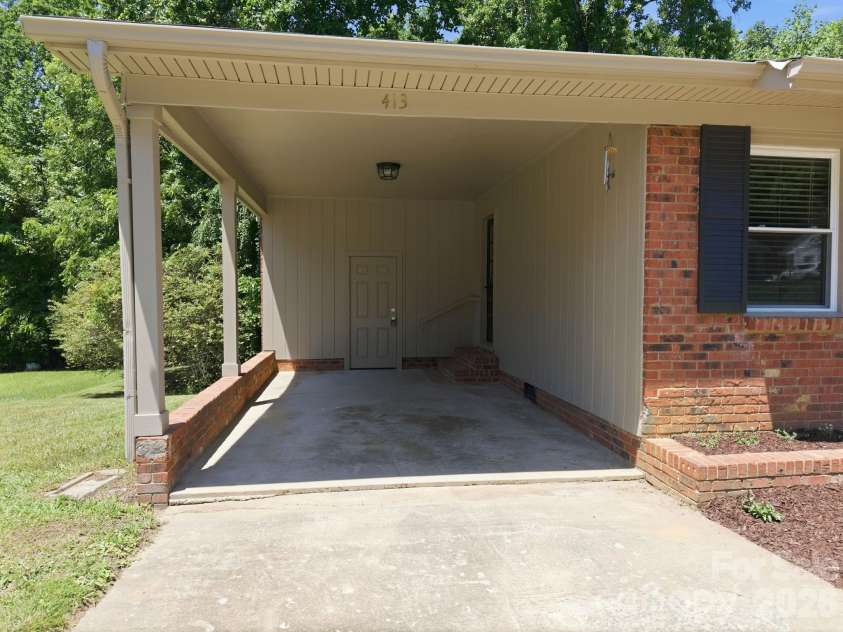413 Mclelland Avenue, Mooresville, NC 28115.  MLS# CAR4379250, YatesRealty ID 29214. 