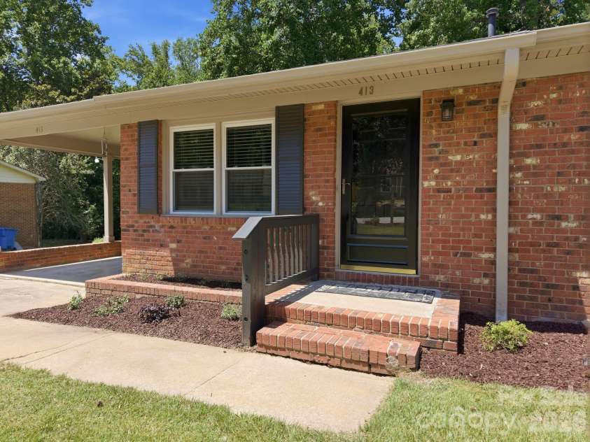 413 Mclelland Avenue, Mooresville, NC 28115.  MLS# CAR4379250, YatesRealty ID 29214. 