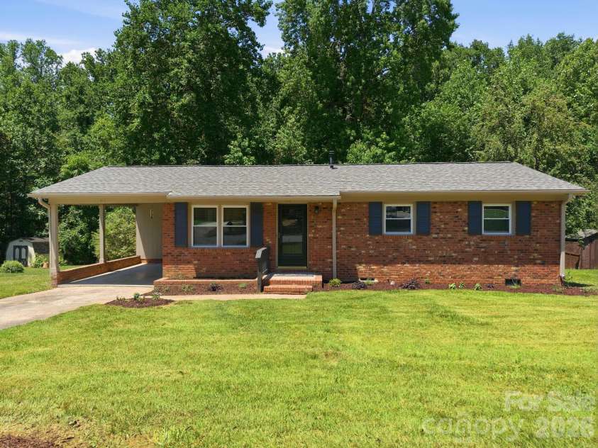 413 Mclelland Avenue, Mooresville, NC 28115.  MLS# CAR4379250, YatesRealty ID 29214. 
