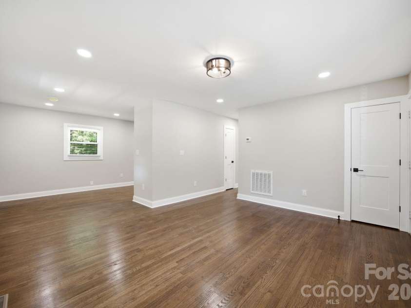 413 Mclelland Avenue, Mooresville, NC 28115.  MLS# CAR4379250, YatesRealty ID 29214. 