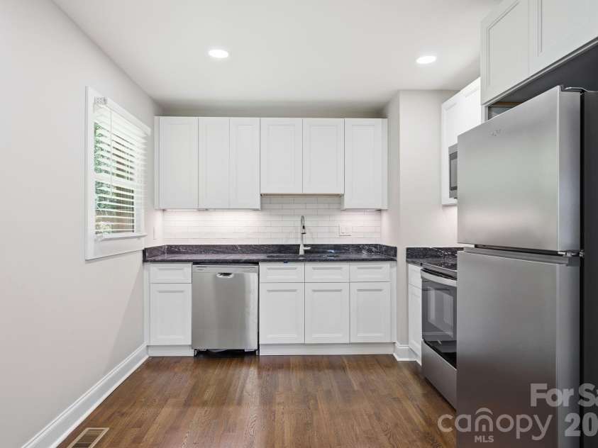 413 Mclelland Avenue, Mooresville, NC 28115.  MLS# CAR4379250, YatesRealty ID 29214. 