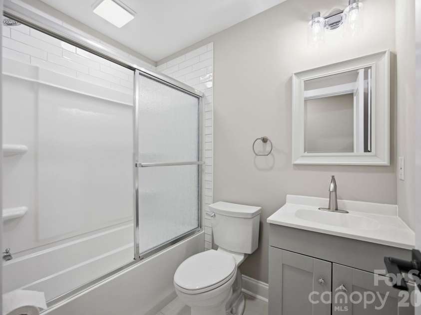 413 Mclelland Avenue, Mooresville, NC 28115.  MLS# CAR4379250, YatesRealty ID 29214. Full Bath