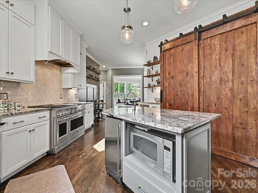 17626 Spinnakers Reach Drive, Cornelius, NC 28031.  MLS# CAR4384271, YatesRealty ID 29216. 