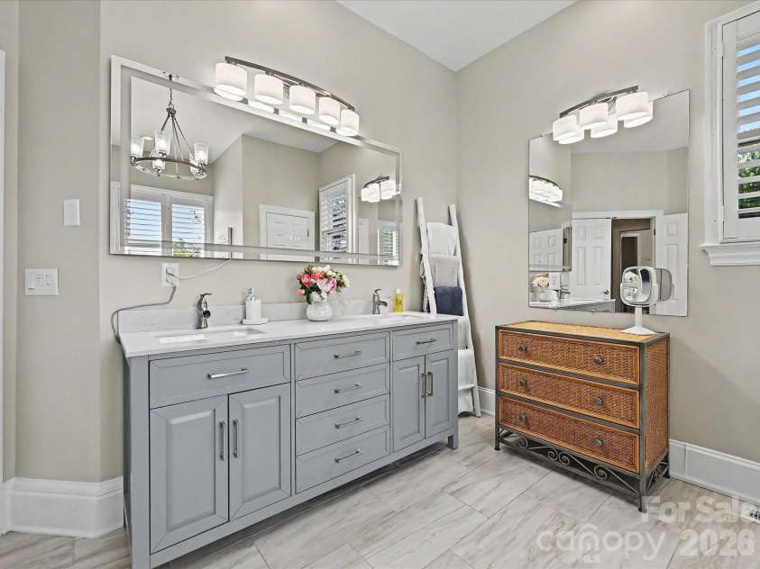 17626 Spinnakers Reach Drive, Cornelius, NC 28031.  MLS# CAR4384271, YatesRealty ID 29216. 