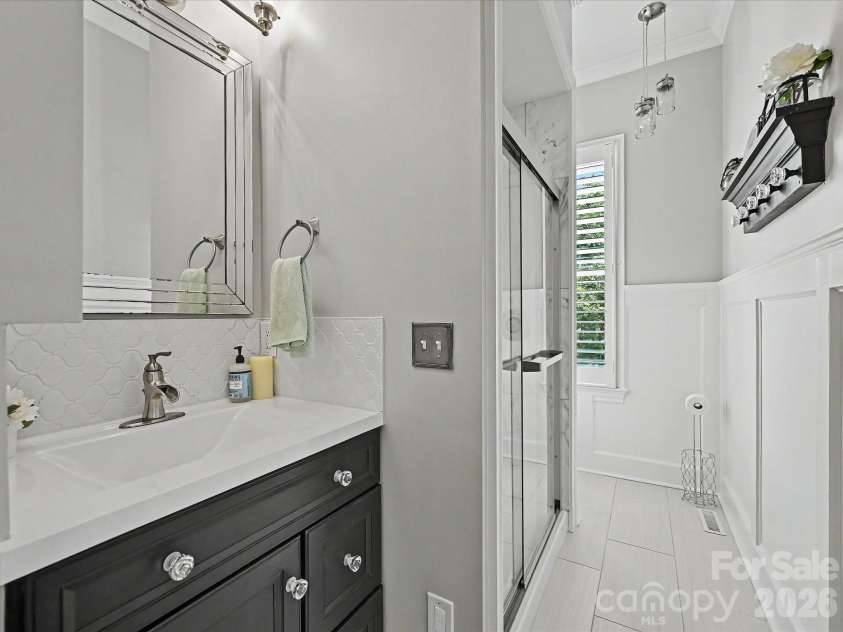 17626 Spinnakers Reach Drive, Cornelius, NC 28031.  MLS# CAR4384271, YatesRealty ID 29216. 