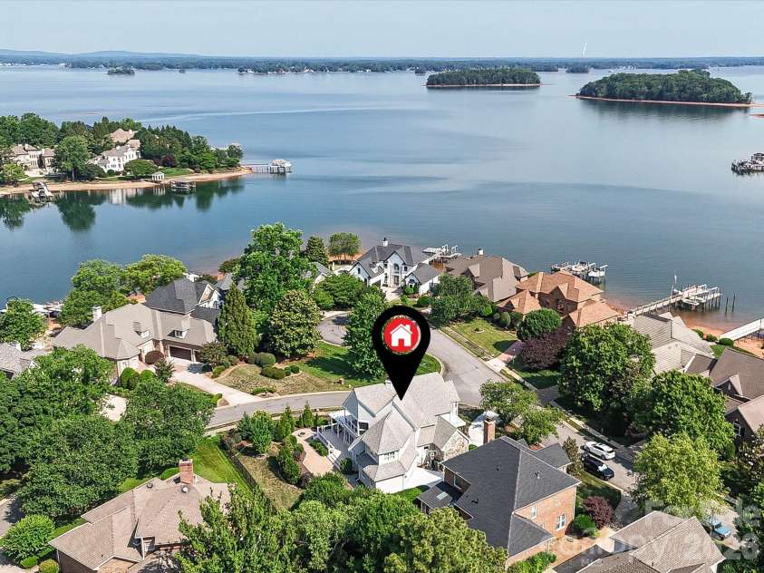 17626 Spinnakers Reach Drive, Cornelius, NC 28031.  MLS# CAR4384271, YatesRealty ID 29216. 