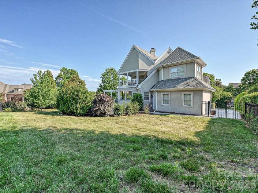 17626 Spinnakers Reach Drive, Cornelius, NC 28031.  MLS# CAR4384271, YatesRealty ID 29216. 