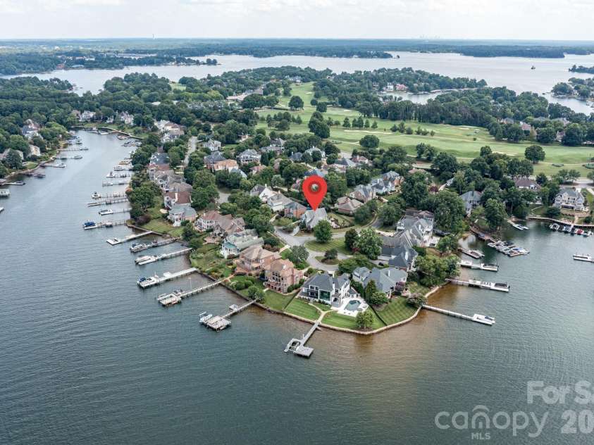 17626 Spinnakers Reach Drive, Cornelius, NC 28031.  MLS# CAR4384271, YatesRealty ID 29216. 