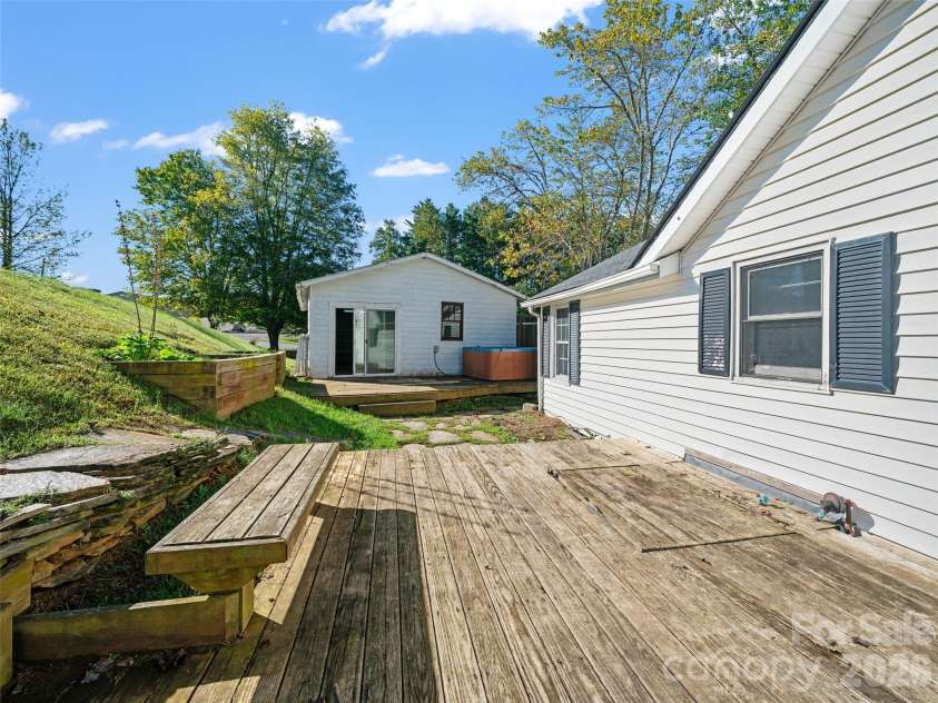 370 Bear Creek Church Road, Bakersville, NC 28705.  MLS# CAR4391830, YatesRealty ID 29218. 