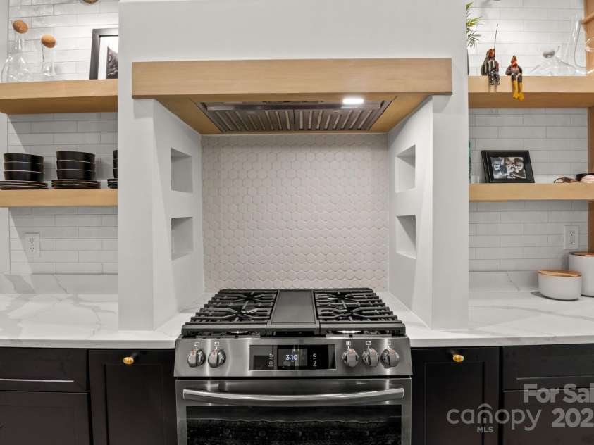 4465 Brancer Lane, Lincolnton, NC 28092.  MLS# CAR4285250, YatesRealty ID 29218. 