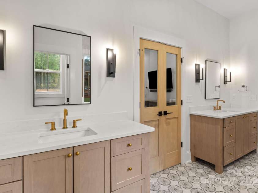 4465 Brancer Lane, Lincolnton, NC 28092.  MLS# CAR4285250, YatesRealty ID 29218. 