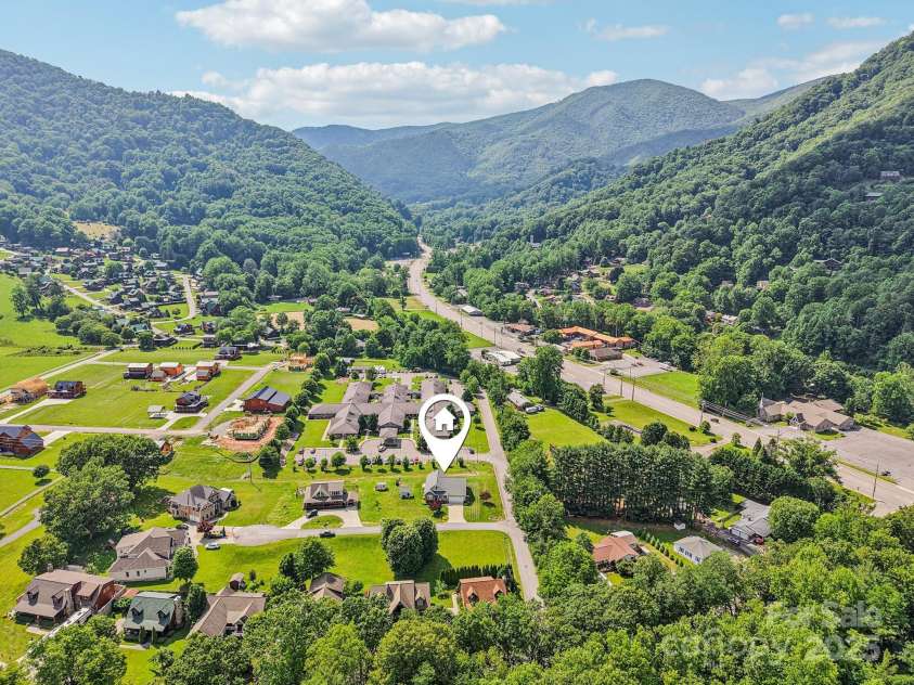 8 Amos Court, Maggie Valley, NC 28751.  MLS# CAR4275177, YatesRealty ID 29219. 