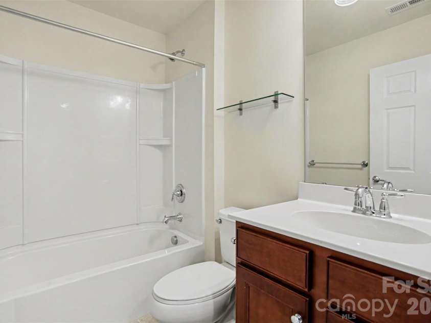 8036 Crater Lake Drive, Fort Mill, SC 29707.  MLS# CAR4390764, YatesRealty ID 29219. Bath