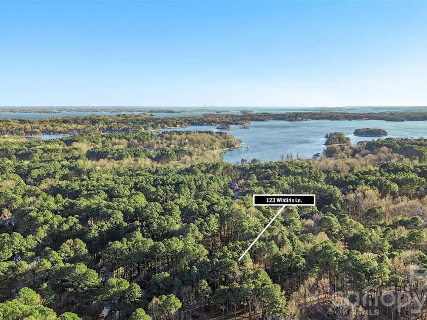 123 Wildiris Drive, Mooresville, NC 28117.  MLS# CAR4334938, YatesRealty ID 2922. 