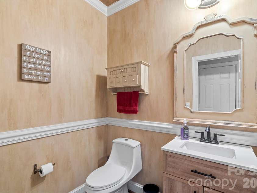 123 Wildiris Drive, Mooresville, NC 28117.  MLS# CAR4334938, YatesRealty ID 2922. 