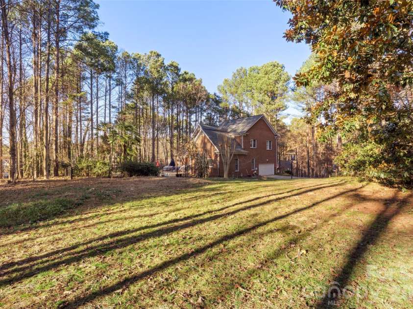 123 Wildiris Drive, Mooresville, NC 28117.  MLS# CAR4334938, YatesRealty ID 2922. 